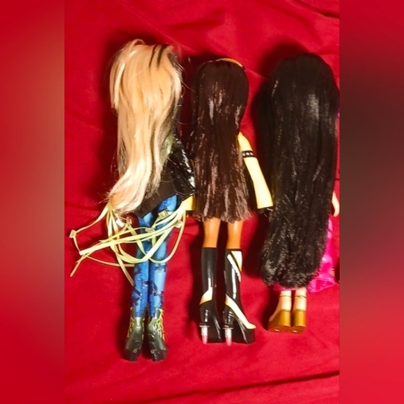 NEEDS TO BE GONE ASAP: Monster High And Bratz Dolls - Picture 2 of 2